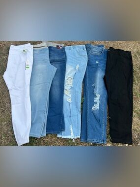 Women’s Light Blue Distressed Jeans